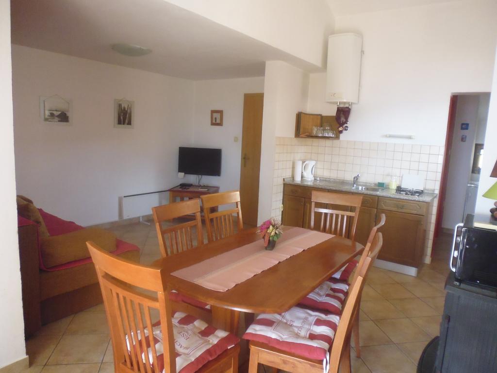 Apartments Jadranka Povile Novi Vinodolski Oda fotoğraf