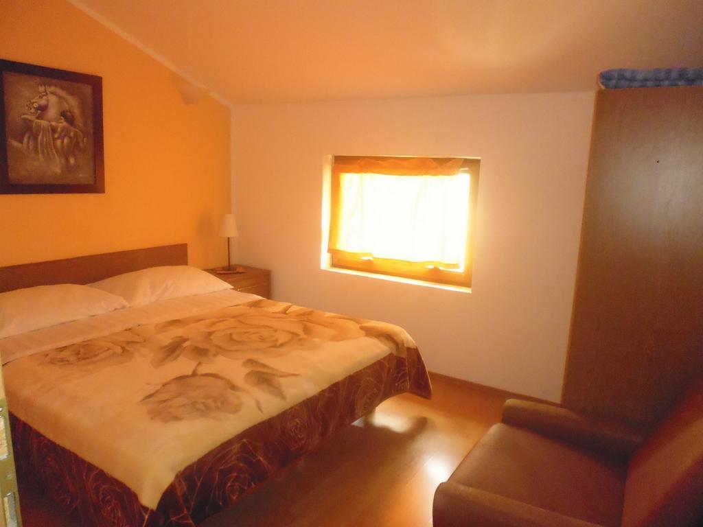 Apartments Jadranka Povile Novi Vinodolski Oda fotoğraf