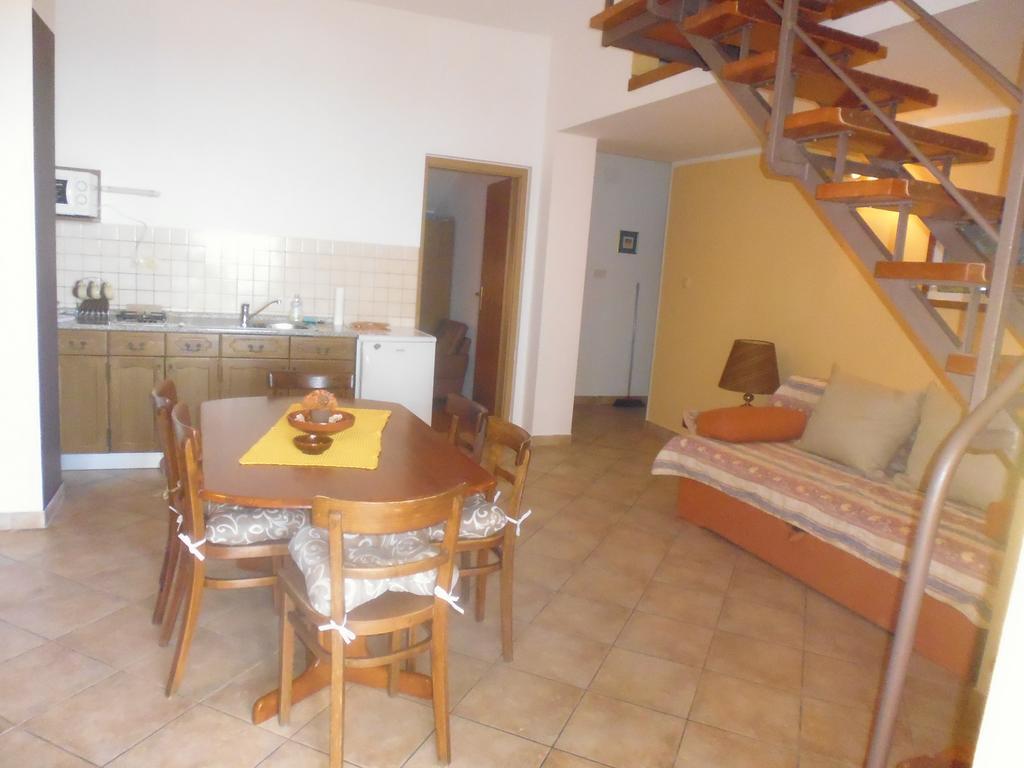 Apartments Jadranka Povile Novi Vinodolski Oda fotoğraf